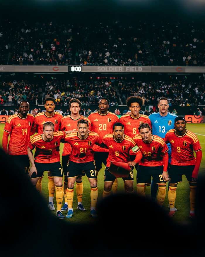 皇冠体育官方入口-比利时与墨西哥友谊赛1比1战平，德温特首发72分钟|科尔斯|萨勒|替补|出场|墨西哥队_新浪体育_新浪新闻